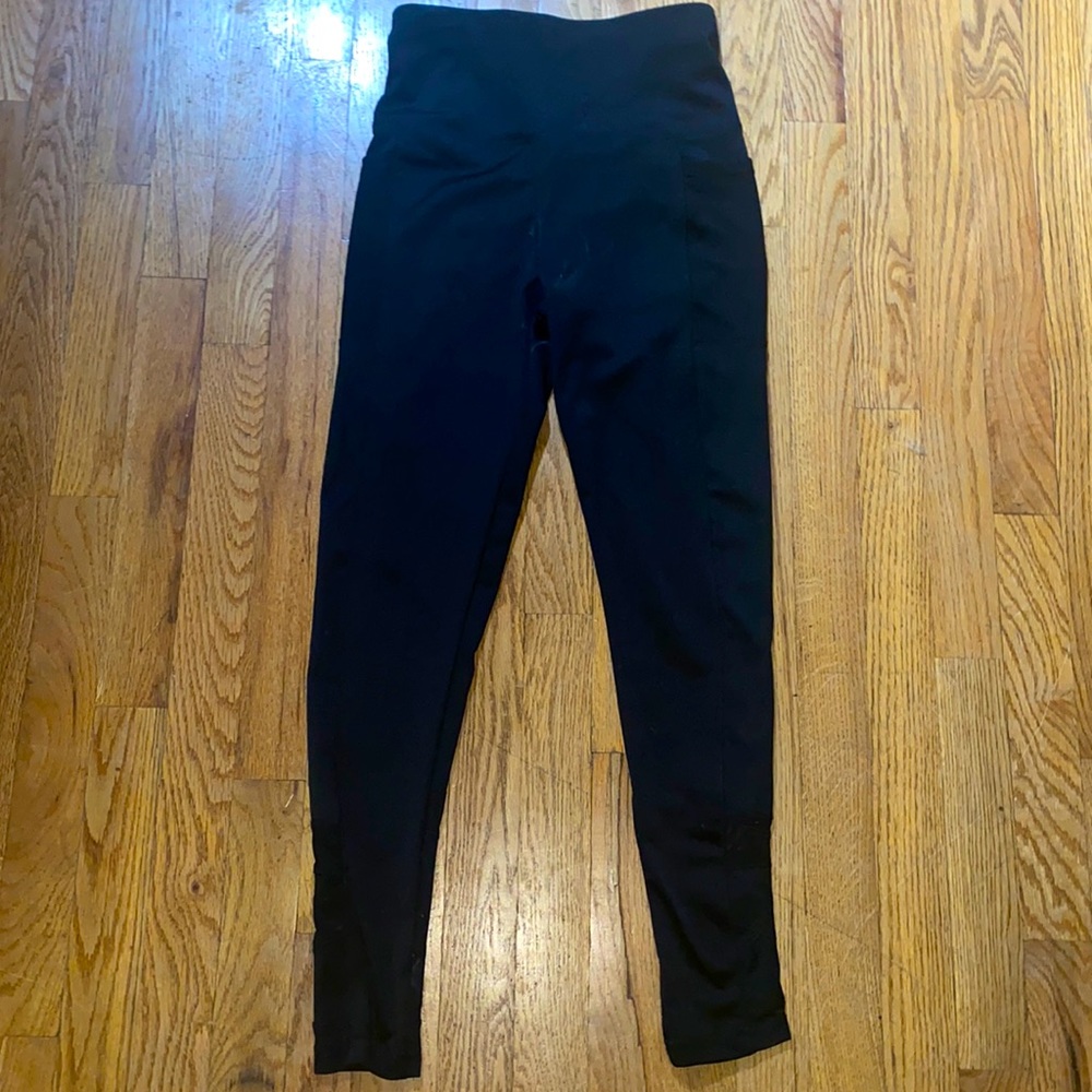 Black butt lifting leggings